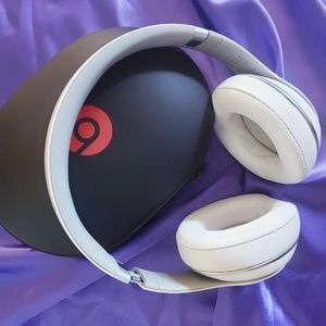 ireless Beats Studio by Dr Dre